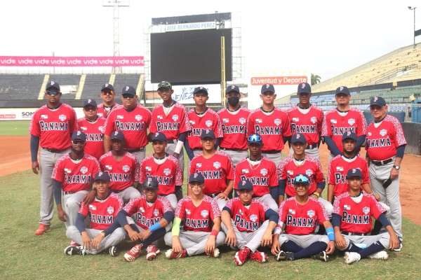 La selección de Béisbol U-15 de Panamá que participa en el torneo Premundial. Foto: Fedebeis