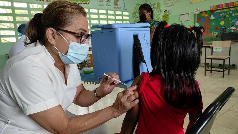 En las últimas horas llegaron a Chiriquí tres mil vacunas pediátricas. 