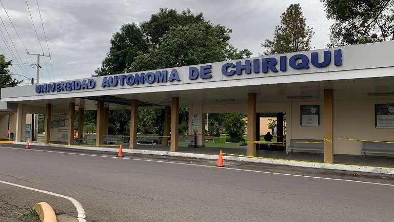 Universidad Autónoma de Chiriquí.