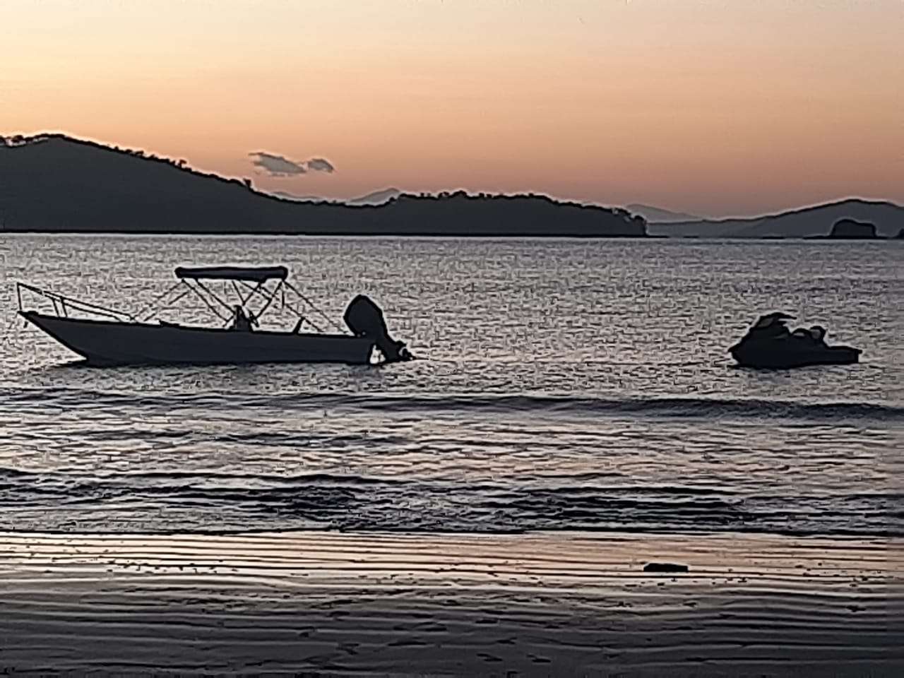 Una fuente de la comunidad indicó que la mayoría de los niños desde muy pequeños acompañan a sus padres o familiares a realizar las tareas de pesca.