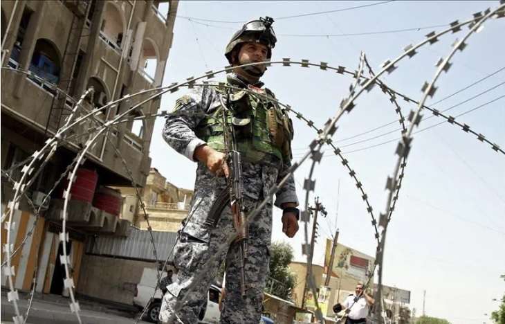 Un policía iraquí hace guardia en Irak. EFEArchivo