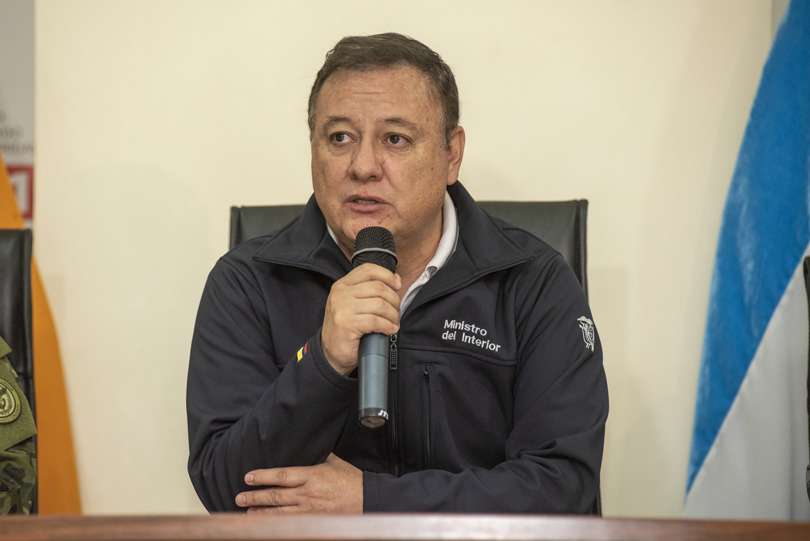 El ministro de Interior de Ecuador, Juan Zapata (c), en una fotografía de archivo. EFE