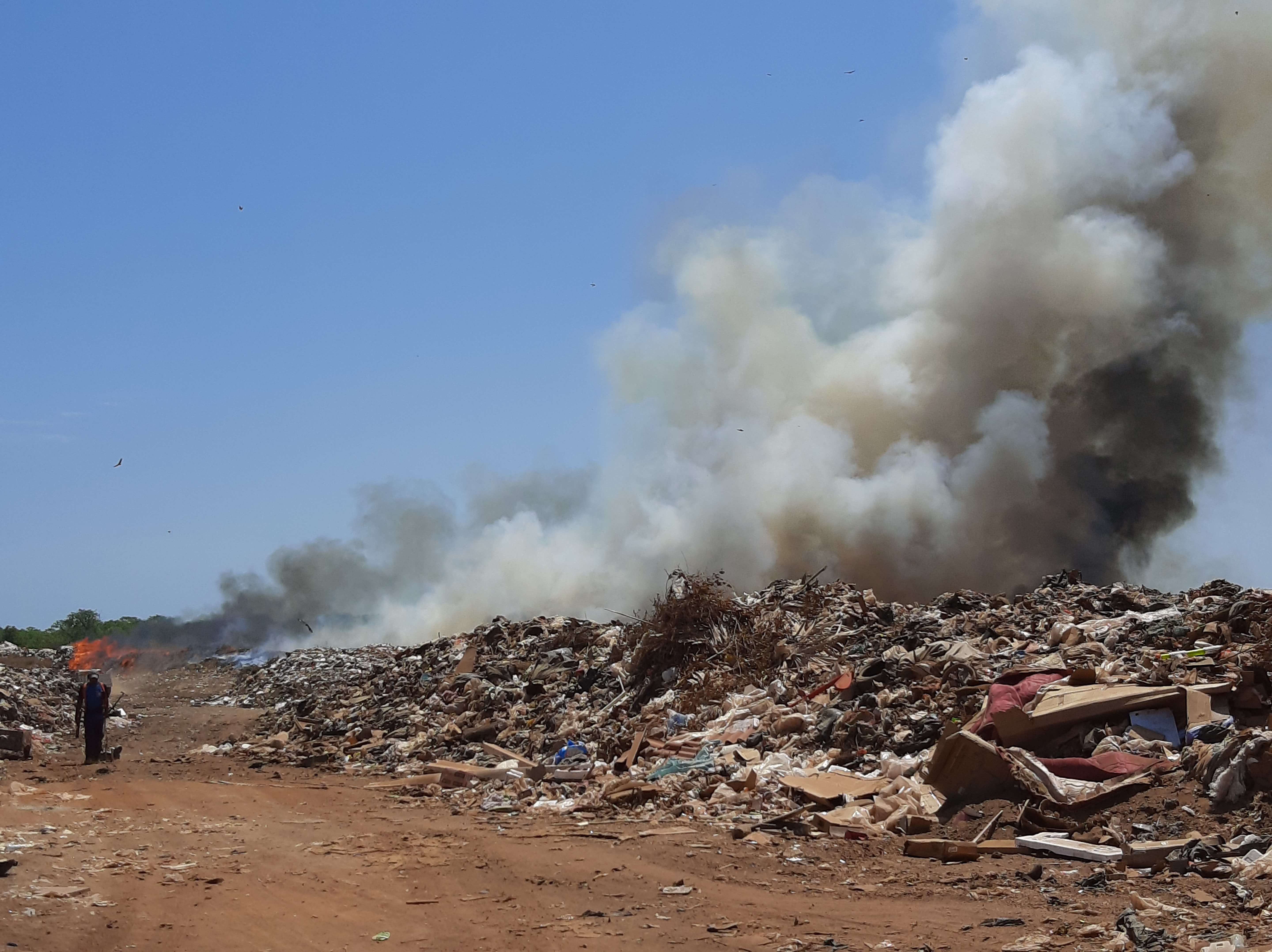 Incendio en el vertedero de basura de Chitré.