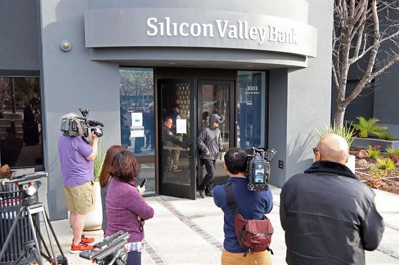 La repentina caída del Silicon Valley Bank, uno de los mayores colapsos bancarios en la historia de Estados Unidos, ha disparado las dudas sobre la salud del sector y los temores a una nueva crisis financiera. Foto: EFe Archivo