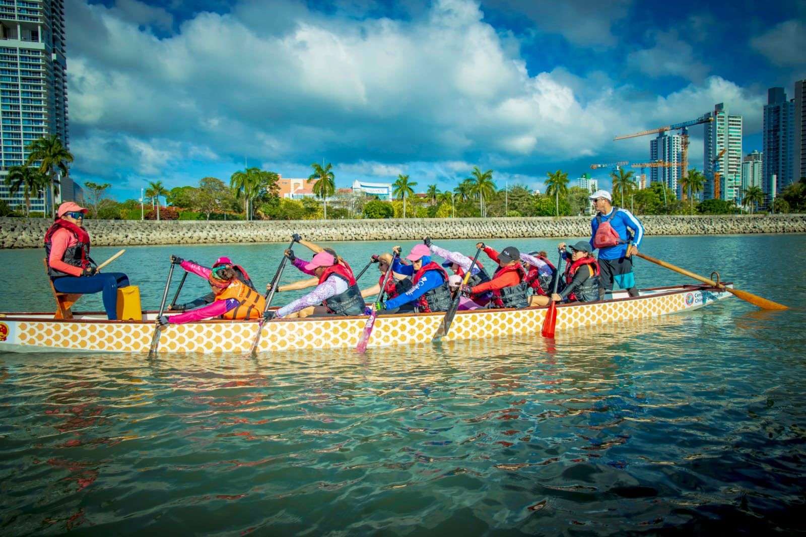 Las &quot;DragonHeart&quot; en plena faena. /Foto: Cortesía