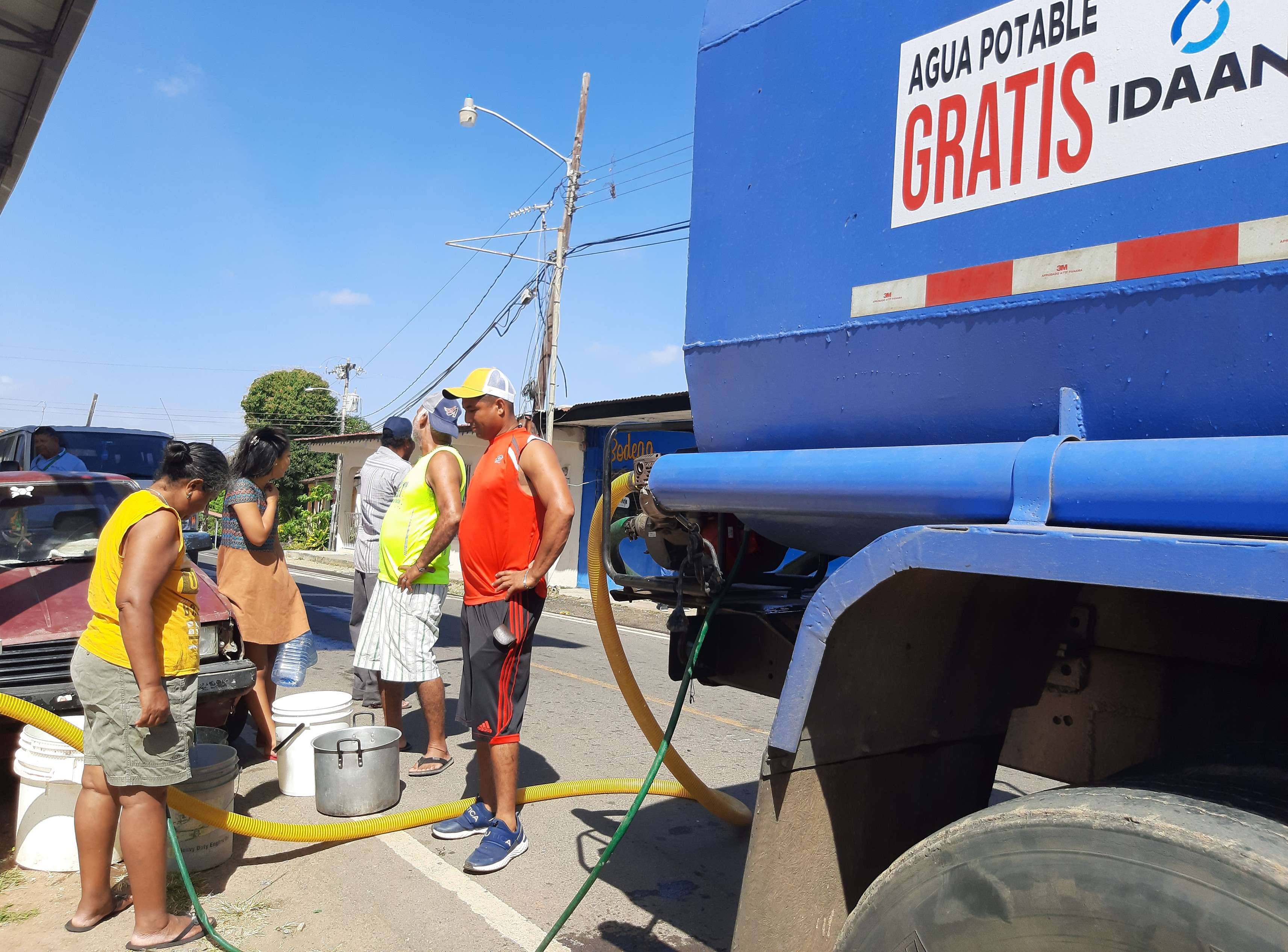 Las comunidades se abastecen de agua mediante camiones cisternas. (Foto: Ilustrativa)
