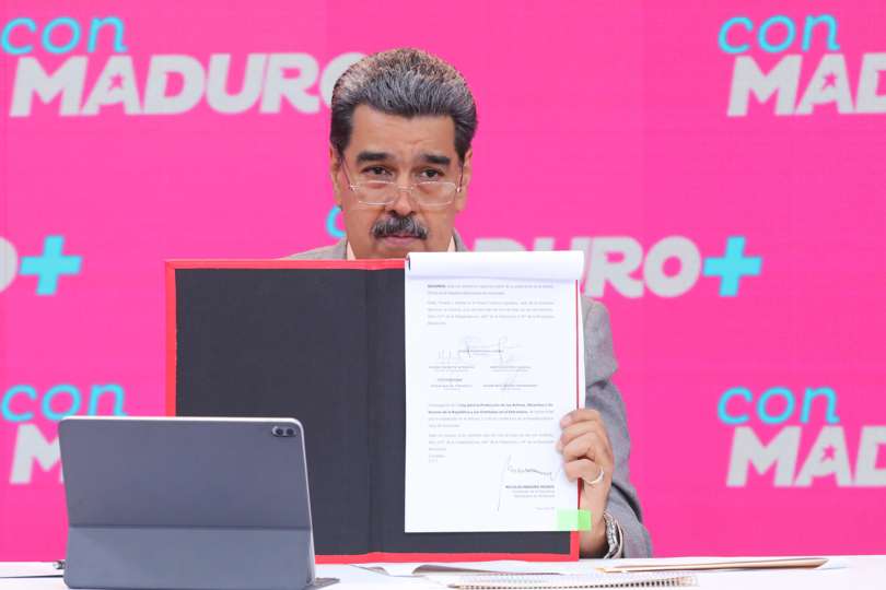 registró la presidente de Venezuela, Nicolás Maduro, tras firmar la Ley para la Protección de los Activos, Derechos e Intereses de la República y sus Entidades en el Extranjero, en Caracas (Venezuela). EFE