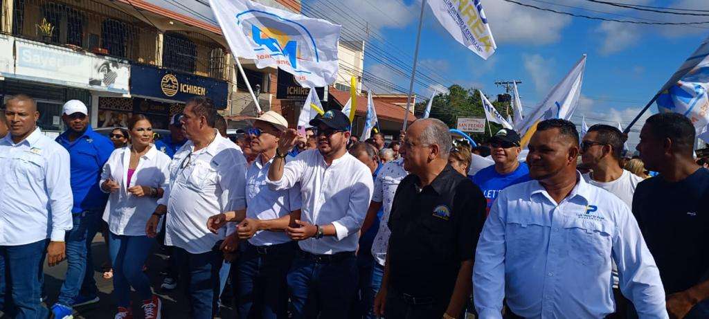 El secretario general del partido, Luis Eduardo Camacho, llamó a sus copartidarios a salir a votar masivamente este domingo