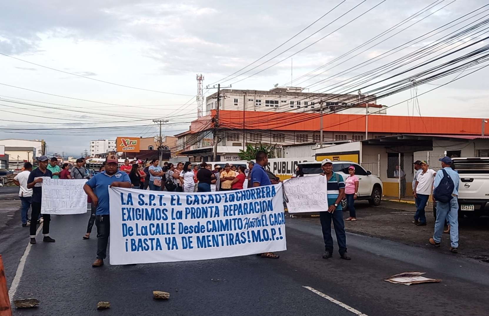 Los capireños llegaron a protestar hasta la sede del MOP, ubicada en La Chorrera.