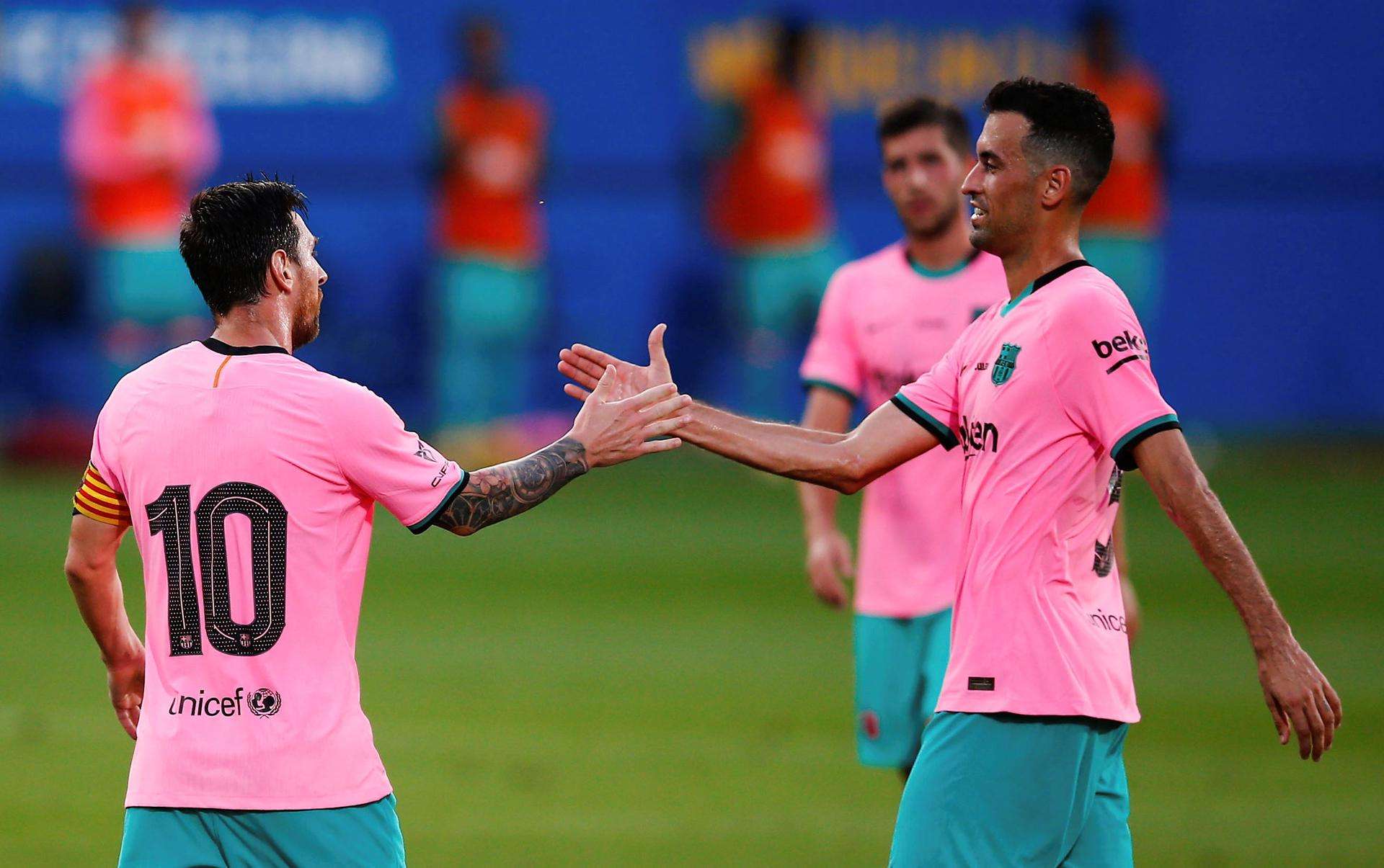  Lionel Messi (i) y Sergio Busquets (d). /Foto: EFE
