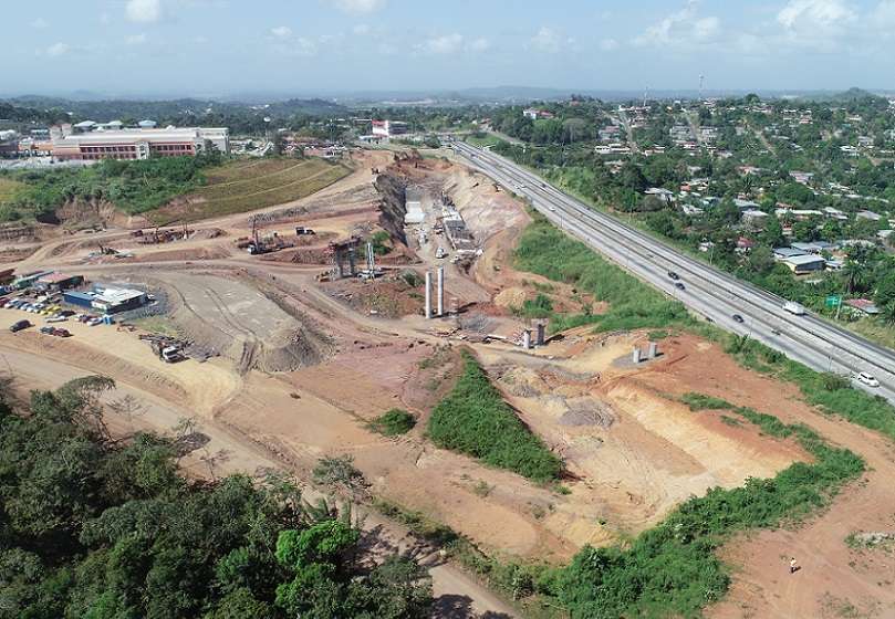 Este cierre se relaciona con el proyectode la ampliaciön y rehabilitaciön de la carretera Panamericana.