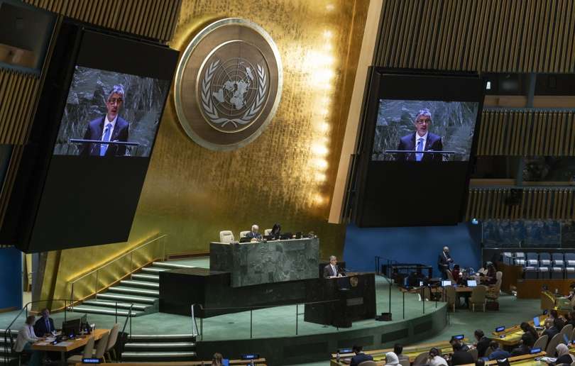 El embajador de Arabia Saudí en la ONU, Abdulaziz Al-Wasil, habla ante la Asamblea General de Naciones Unidas, este 27 de octubre de 2023, en Nueva York. EFE