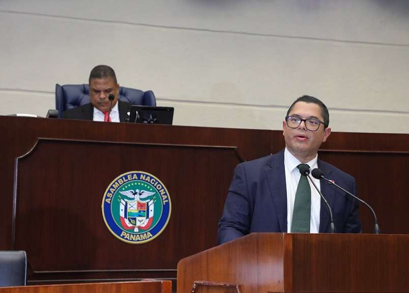 El ministro de Gobierno, Roger Tejada presentó ante el Pleno Legislativo, el Proyecto de Ley, sobre consulta popular del 17 de diciembre de 2023 para la derogación o no de la Ley 406. 