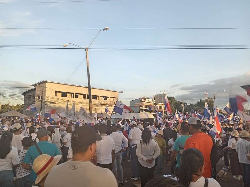 Marcha en la ciudad de Santiago, provincia de Veraguas. Fotos:  @Gilberto2983