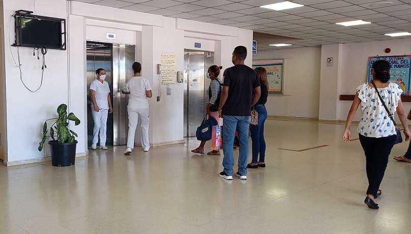 Pese a los cierres de vía, los residentes de Panamá Oeste siguen acudiendo al Hosppital Nicolás A. solano en busca de atención médica.