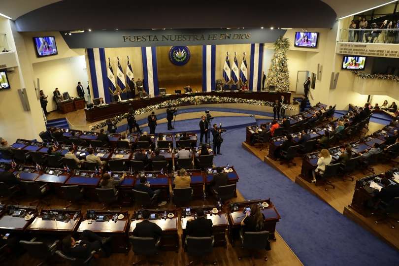 Vista general hoy de la sesión extraordinaria de la Asamblea Legislativa de El Salvador. EFE