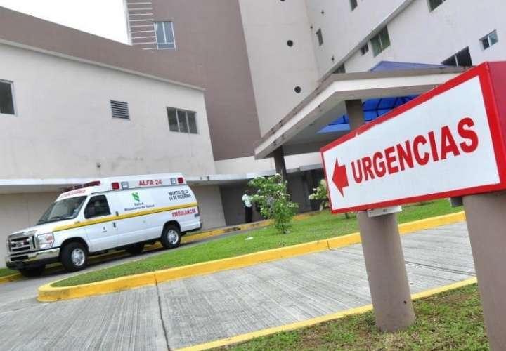 Vista de la entrada hacia el cuarto de urgencias del  Hospital Irma de Lourdes Tzanetatos. Foto / Archivo