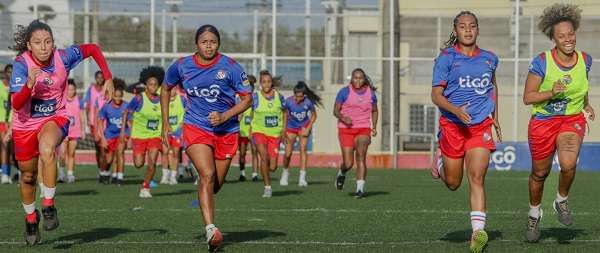 Entrenamiento de la Selección Mayor Femenina de Fútbol. Foto: Fepafut