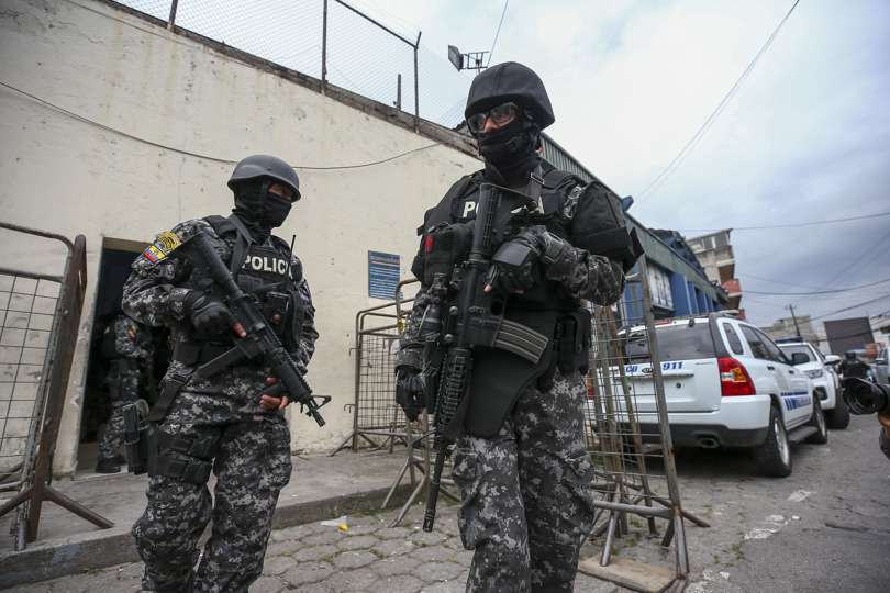 Integrantes de la policía nacional de Ecuador durante un operativo. EFE / Archivo
