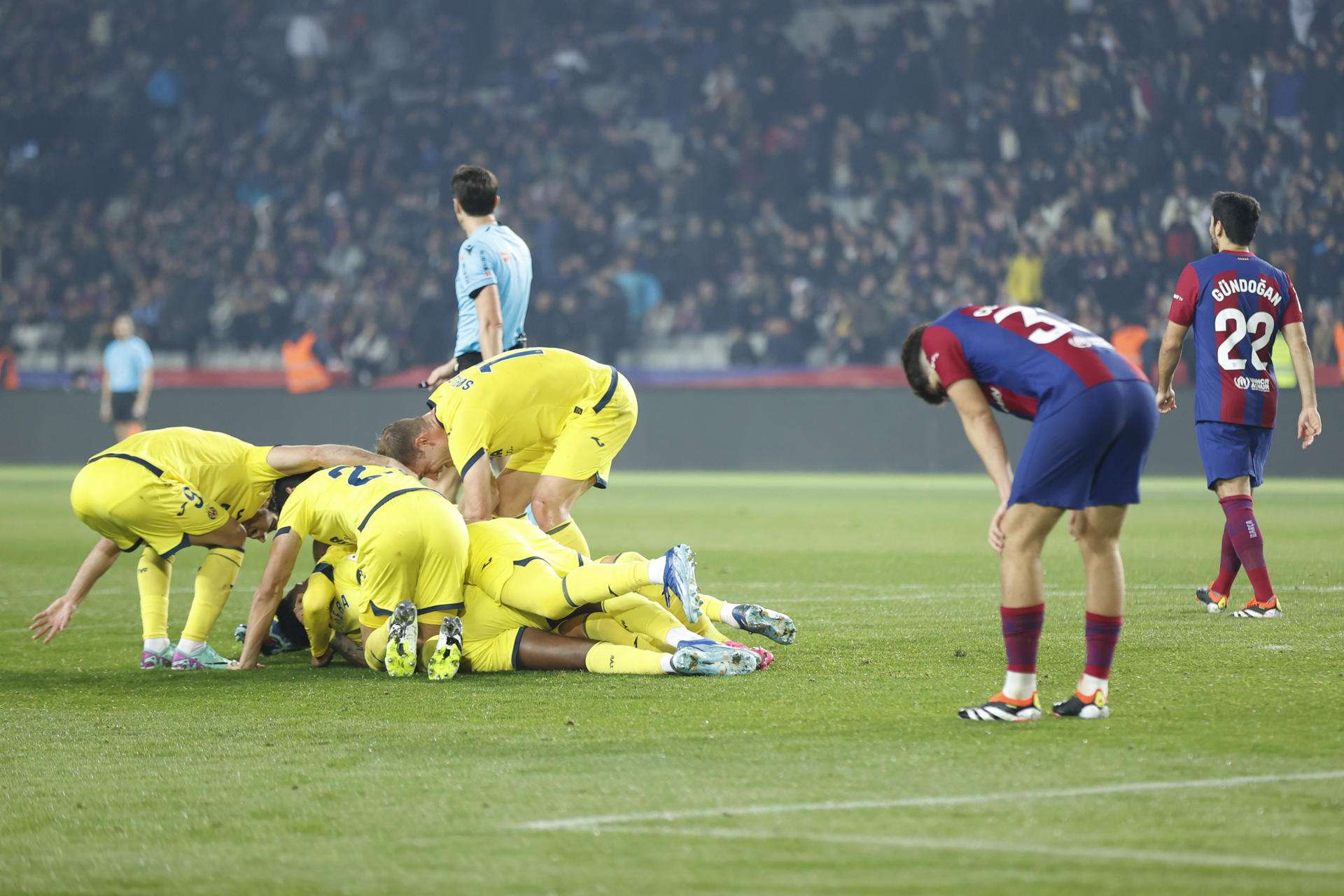 Los jugadores del Villarreal celebran el quinto gol. Foto: EFE