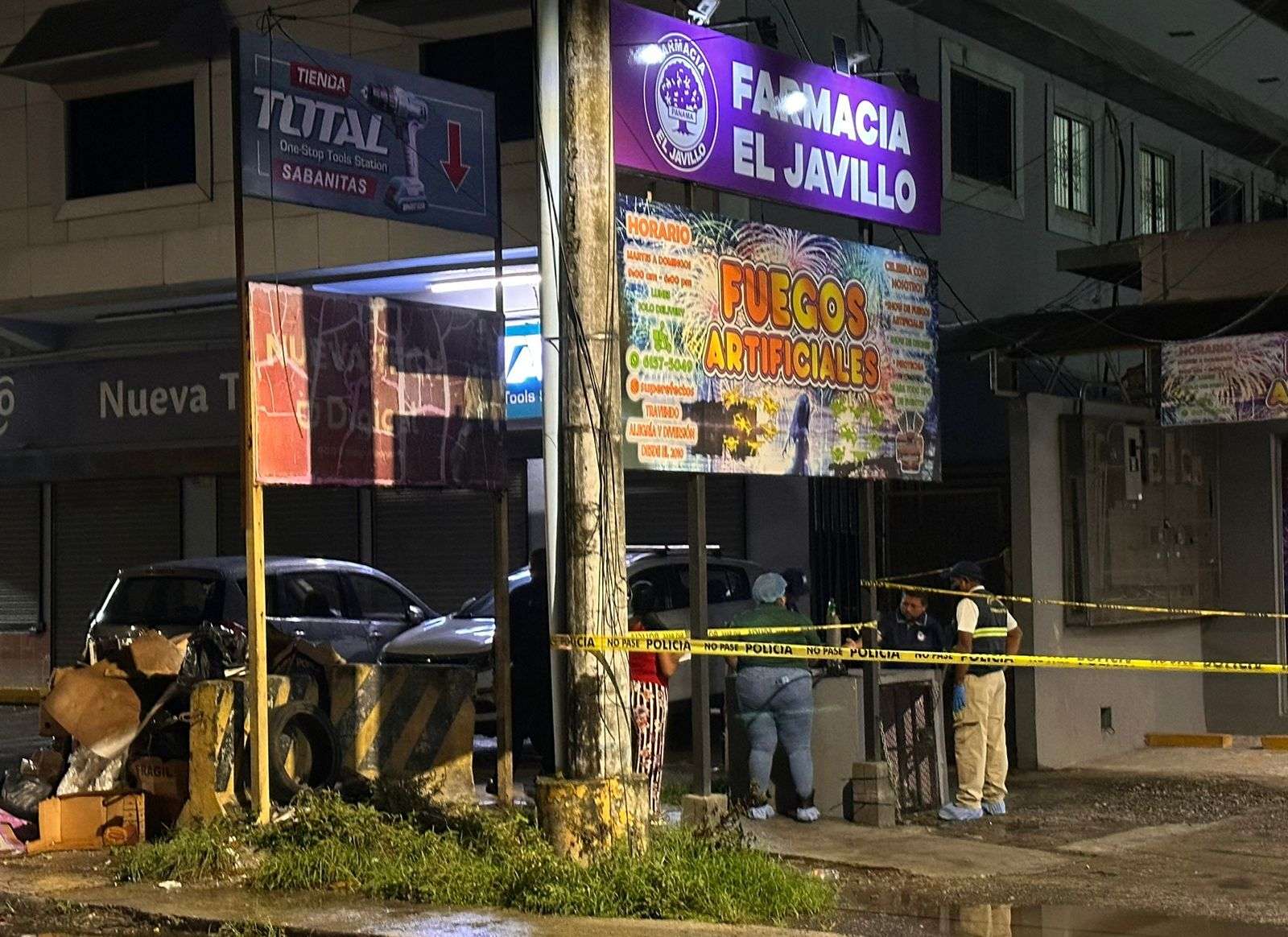 Farmacia Javillo fue objeto de un robo anoche.