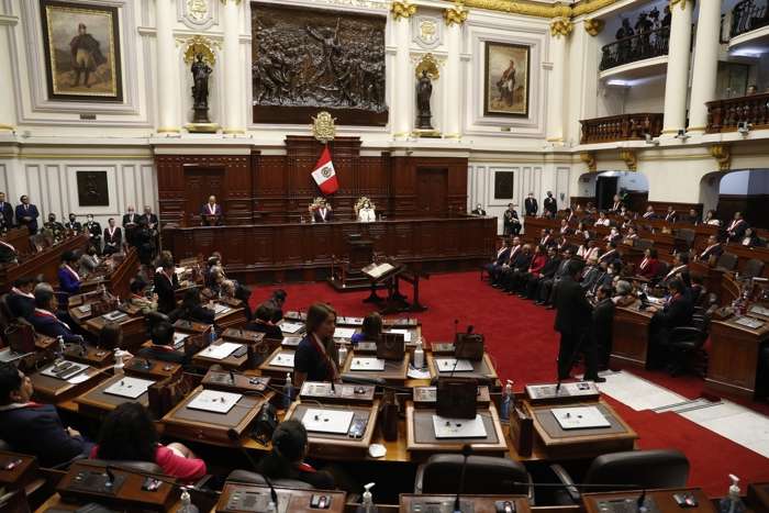 Vista general del pleno del Congreso peruano. Foto de archivo. EFE
