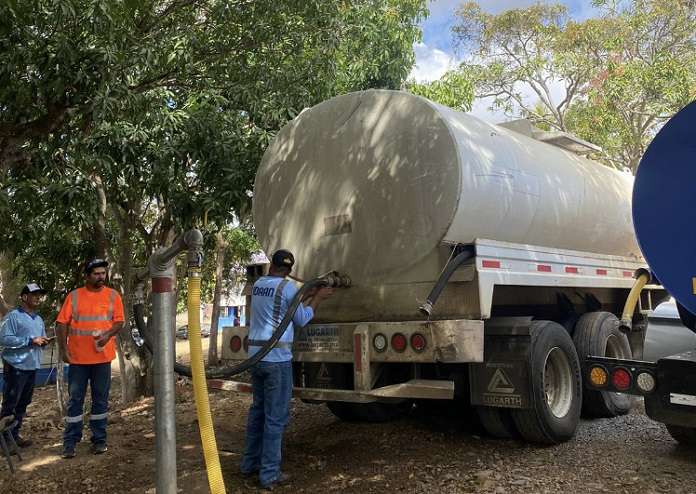 Residentes de Pedasí aseguran que se ha vuelto insostenible recibir agua a través de camiones cisternas.