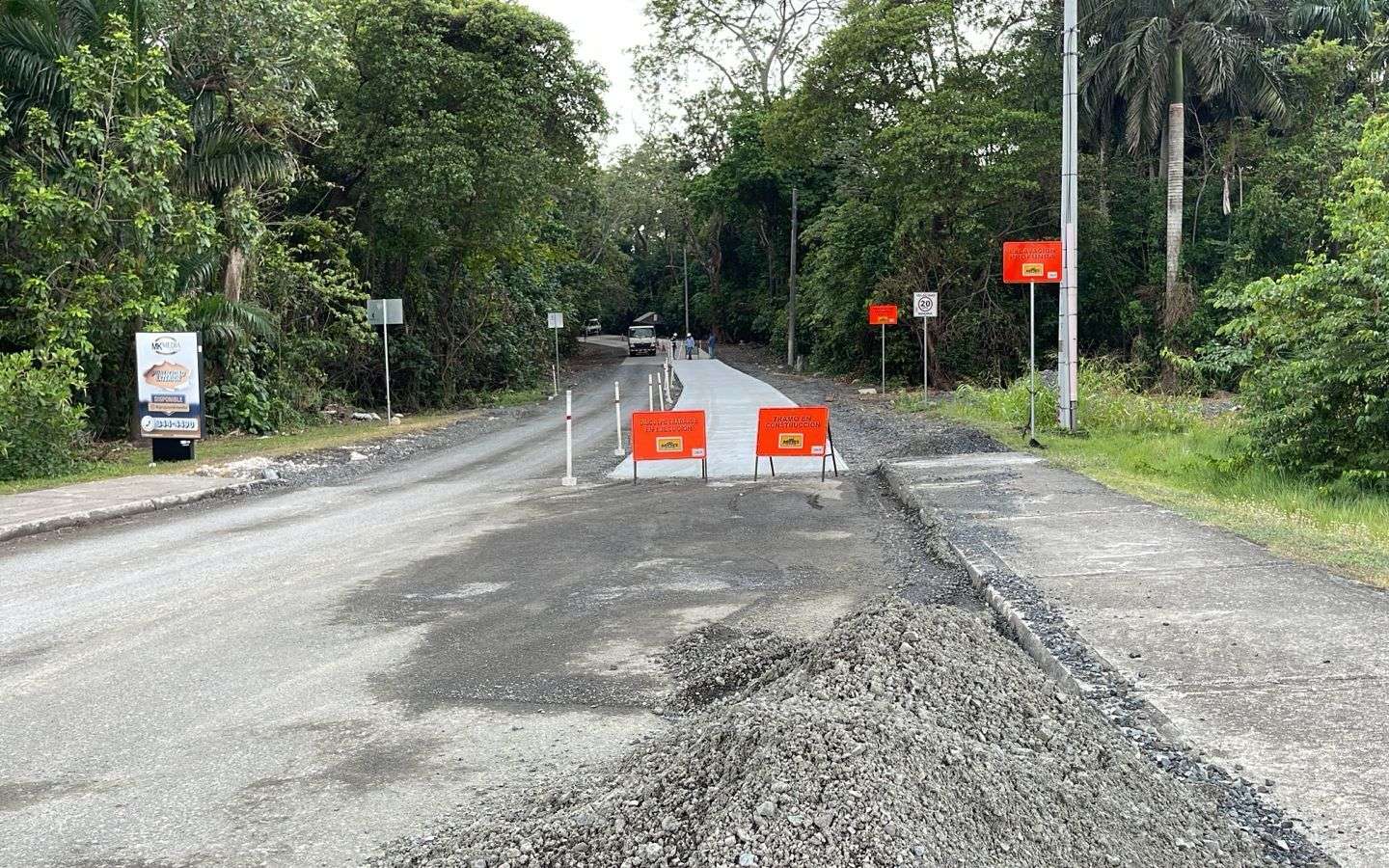 Proyecto de asfalto a calles deterioradas.