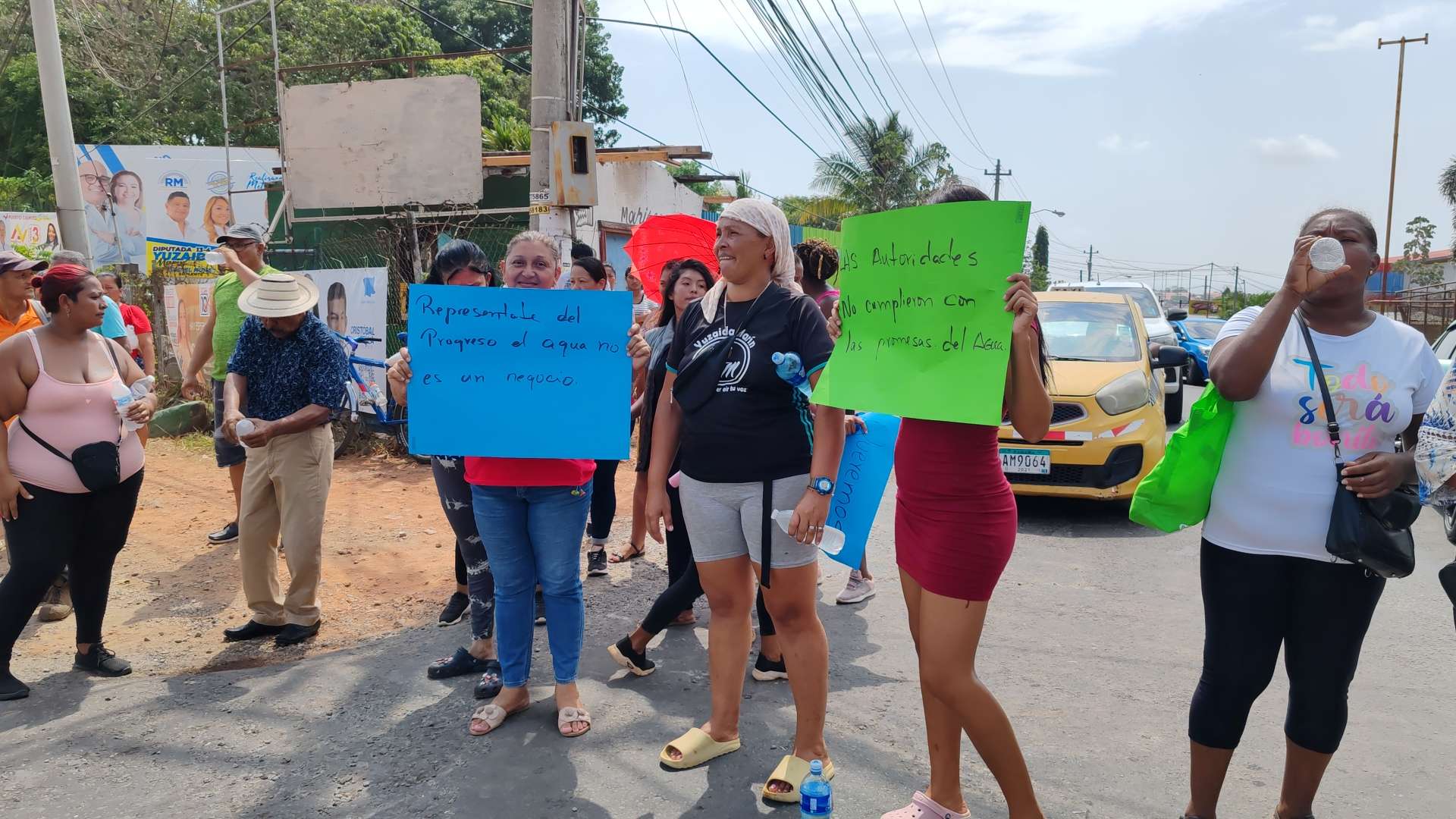 Residentes de El Progreso, La Chorrera, protestan por falta de agua.