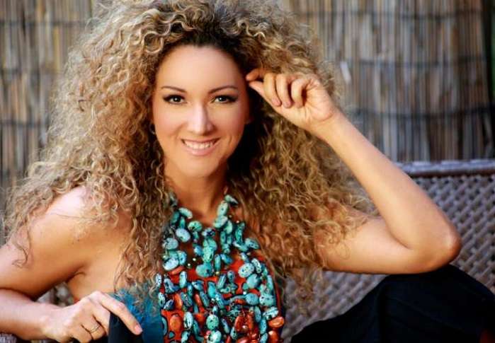 Cantautora panameña, Erika Ender.