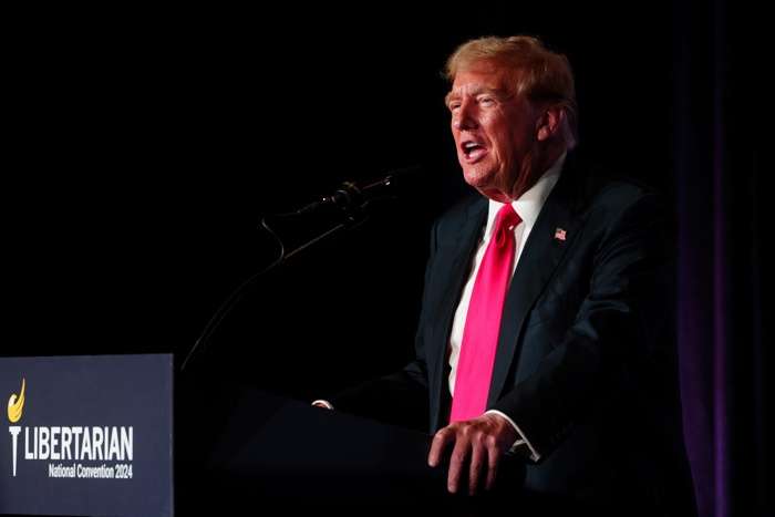 El expresidente estadounidense Donald Trump habla en la Conferencia Nacional del Partido Libertario en Washington, DC, Estados Unidos. EFE