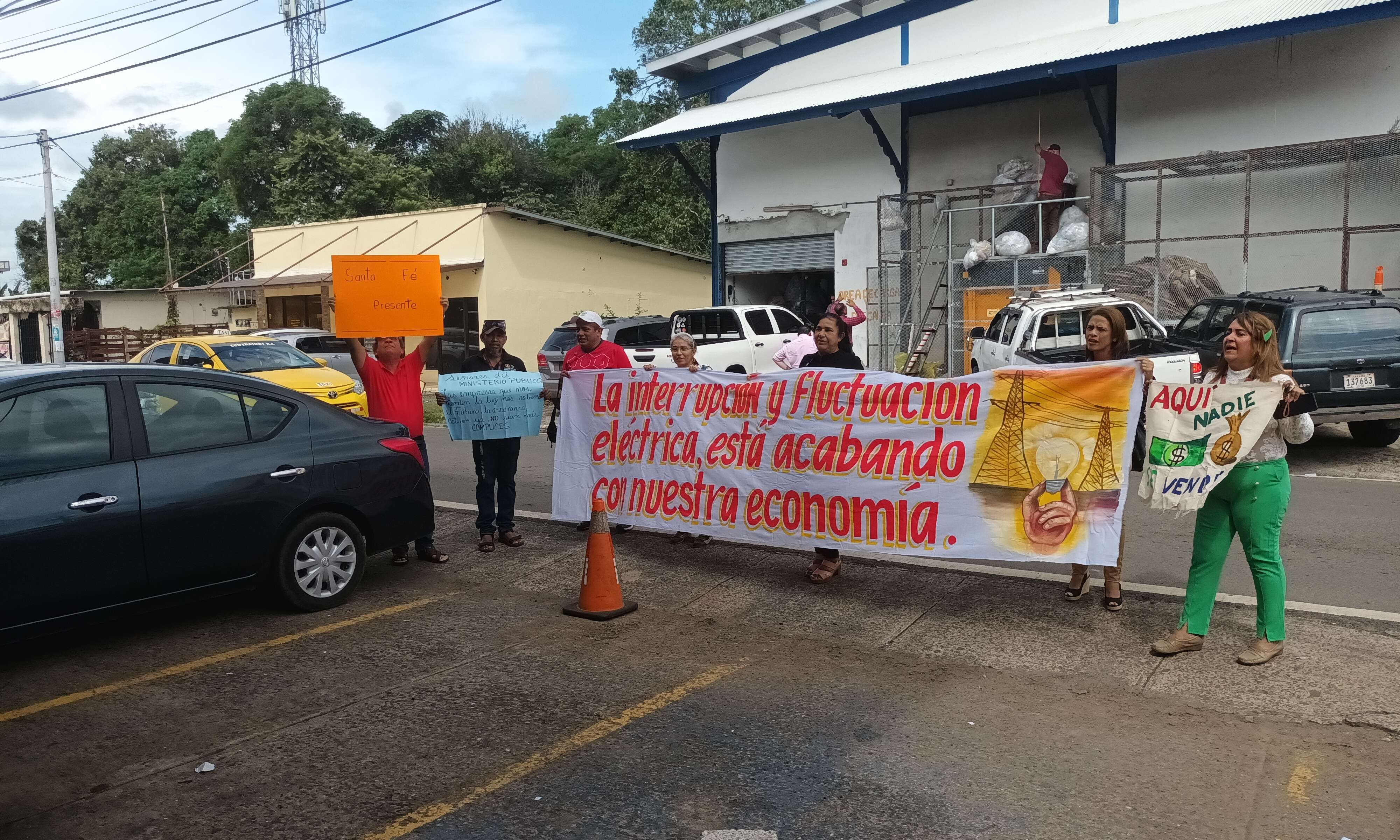 Protesta en la sede del MP de Santiago, Veraguas.