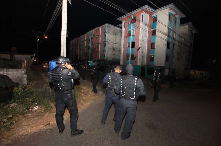 Operativo policial en los edificios multifamiliares de San Joaquín. (Foto: Archivo)