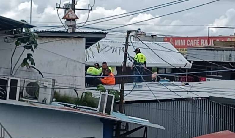 El pasado 4 de septiembre, un hombre sufrió una descarga eléctrica mientras soldaba el techo de un almacén en Paso Canoas.