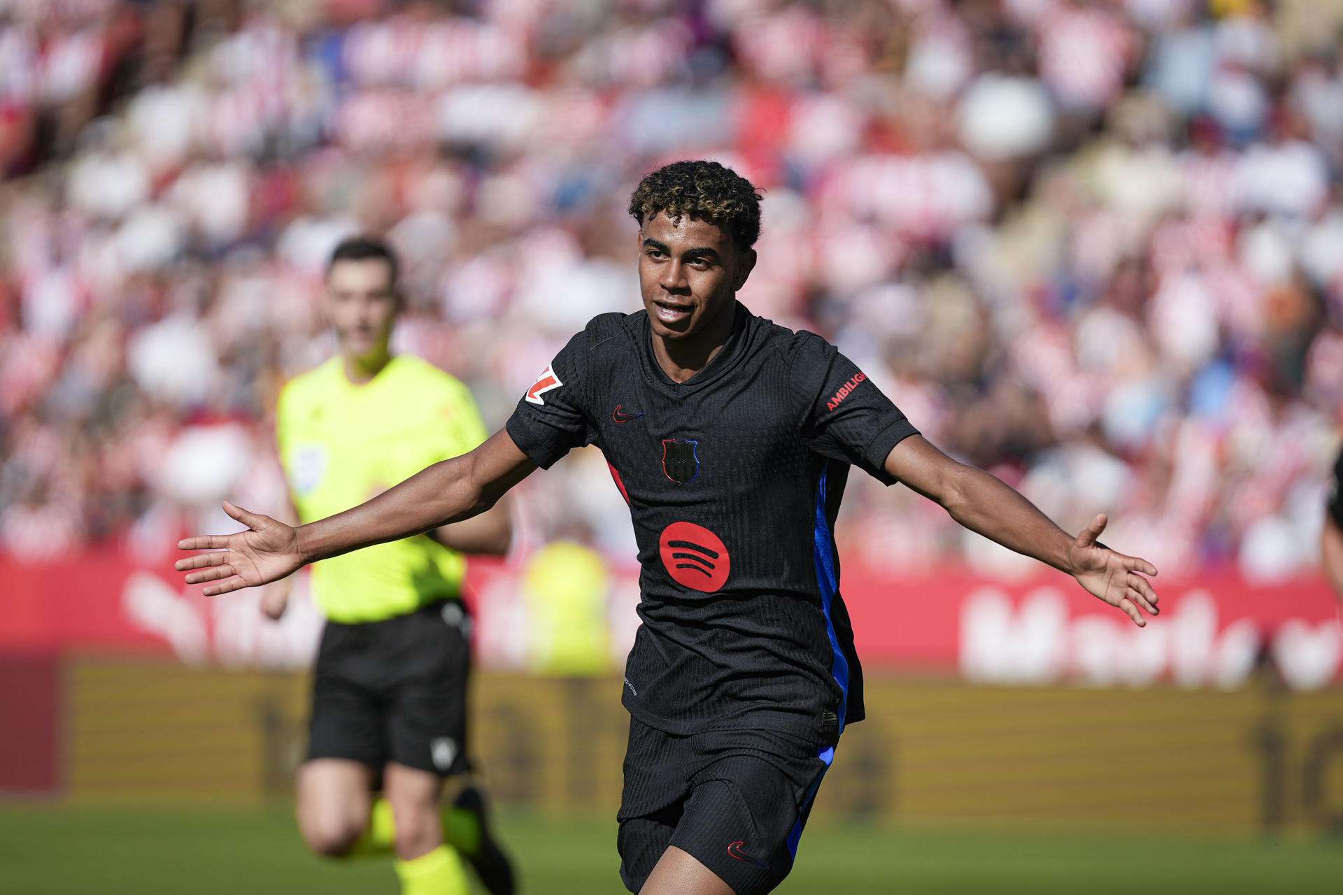 Lamine Yamal en pleno festejo. /Foto: EFE