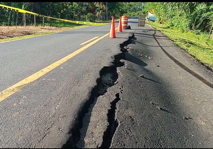 En malas condiciones de la carretera.