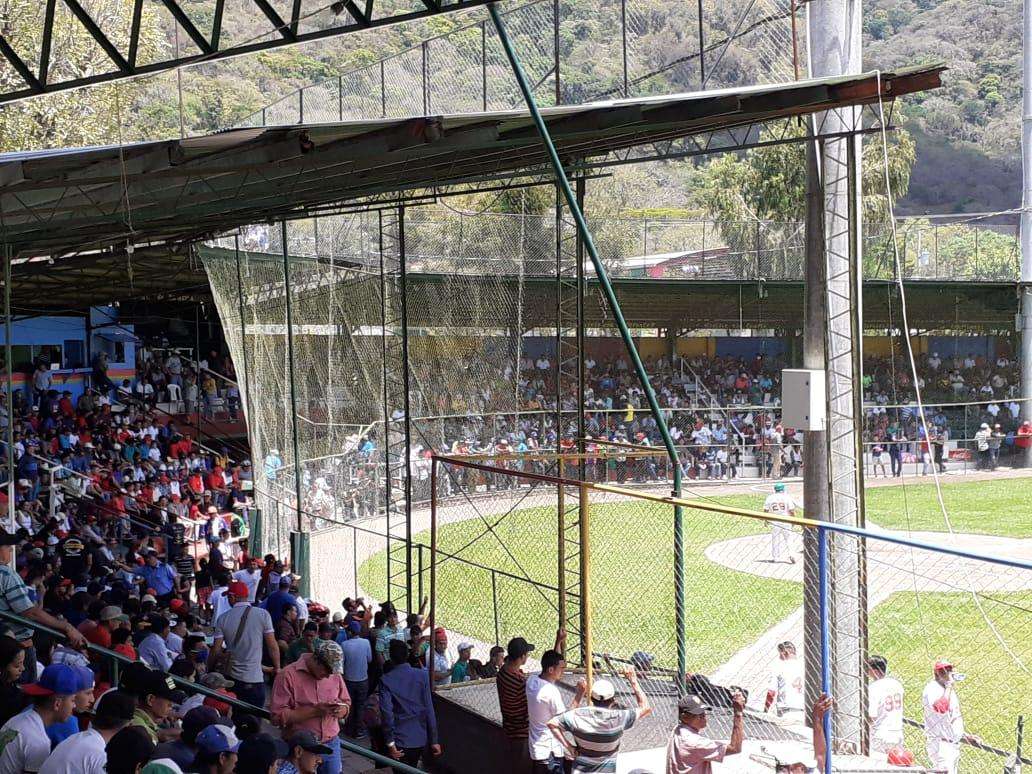 Buena asistencia en uno de los estadios de Nicaragua. 