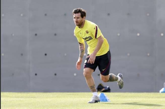 Lionel Messi en el entrenamiento de hoy viernes. 