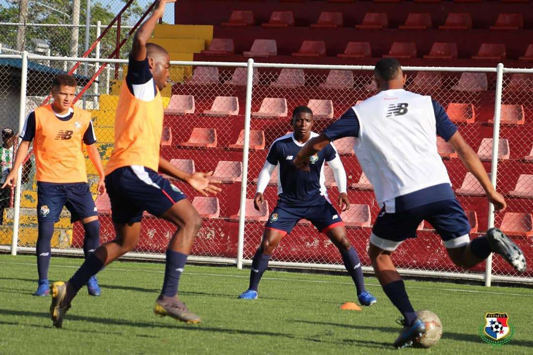 La preselección Sub-20 de Fútbol de Panamá entrenó bajo la dirección de Julio Dely Valdes
