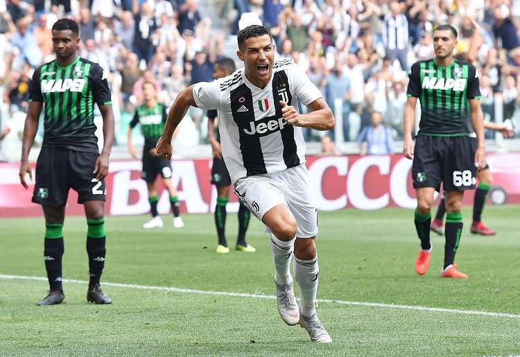 Cristiano Ronaldo celebra uno de sus dos primeros tantos en Italia./ Foto AP