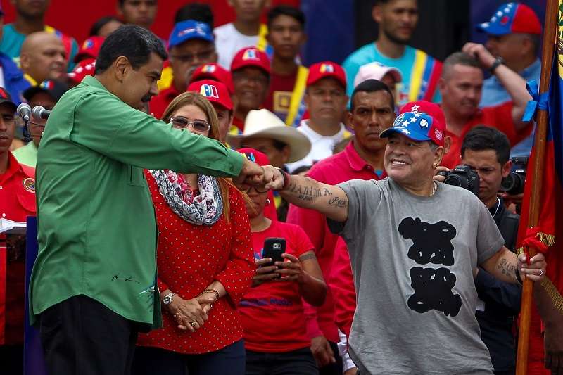 Maradona y Nicolás Maduro /EFE