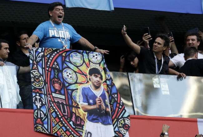 El exjugador Diego Maradona está en Rusia viendo los partidos de Argentina. Foto:AP 