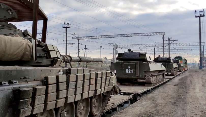 El ministro de Asuntos Exteriores de Rusia, Serguéi Lavrov, habló este martes del repliegue de algunas unidades rusas de la frontera con Ucrania. EFE