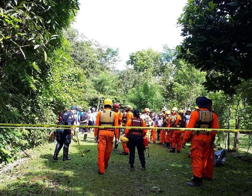 El cuerpo fue ubicado un kilómetro de distancia de donde fue arrastrado en Santa Marta. Foto: Sinaproc