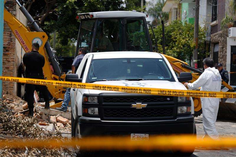 Vista general hoy, domingo 5 de agosto de 2018, del sitio donde fueron encontrados 10 cuerpos en una fosa clandestina de la ciudad de Guadalajara, en el estado de Jalisco (México). EFE