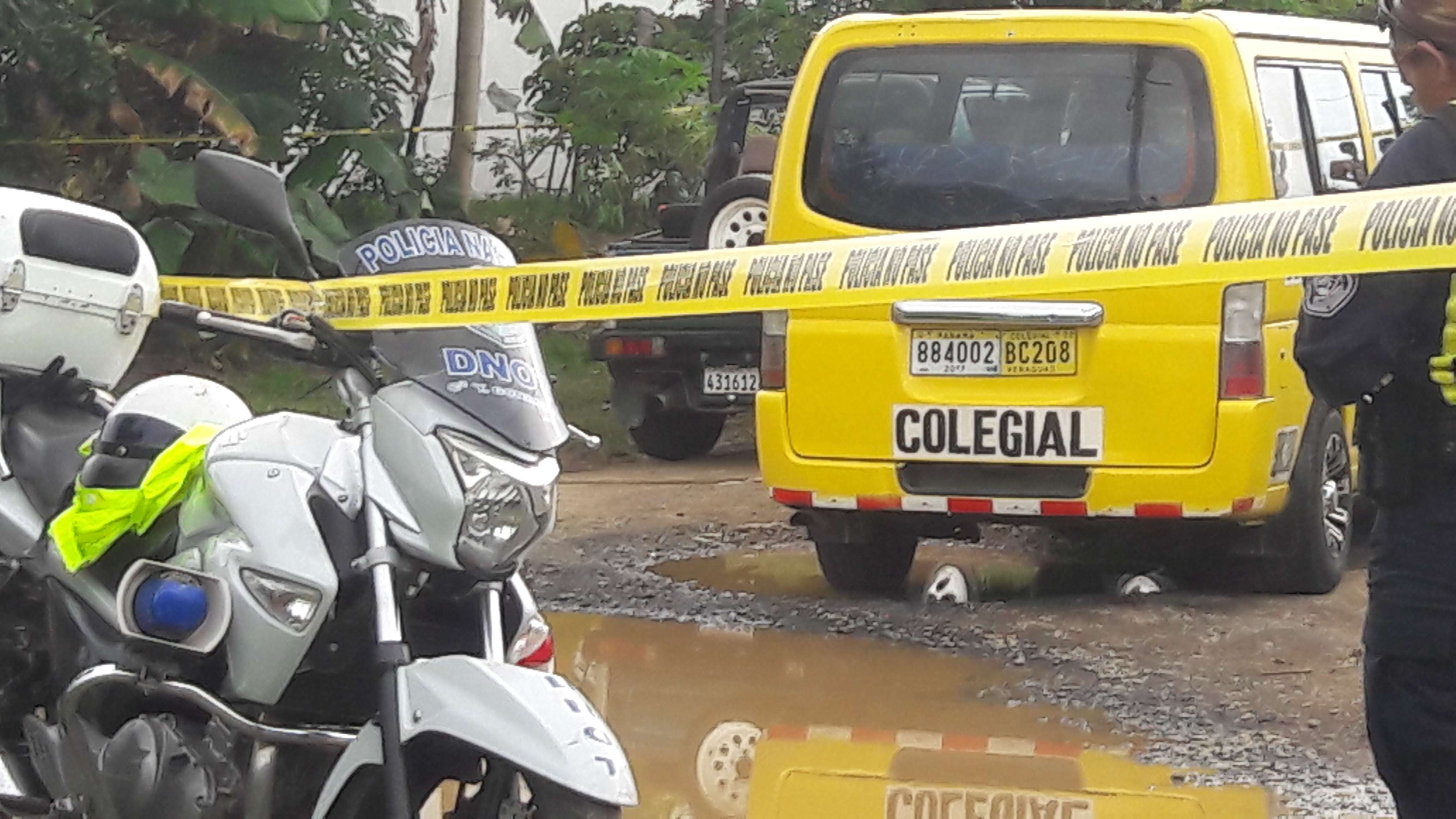 Unidades de la Dirección de Operaciones del Transito de la Policía Nacional iniciaron las investigaciones de lo ocurrido con el pequeño niño de tres años. Foto: Melquiades Vásquez