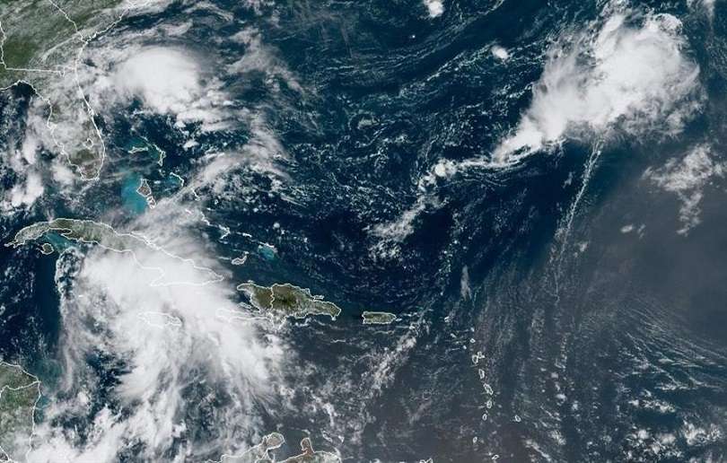 Imagen satelital cedida por la NOAA, a través del Centro Nacional de Huracanes (NHC), en la que se registró la localización de la novena depresión tropical de la temporada en el Caribe, EFE