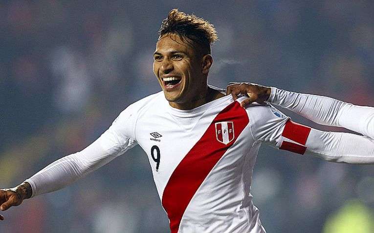 Paolo Guerrero fue una de las figuras de Perú durante las eliminatorias./ EFE