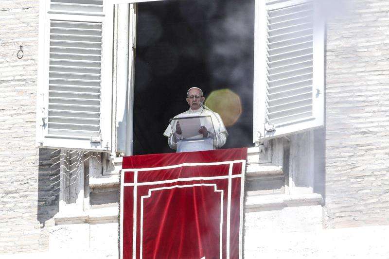 El papa Francisco este domingo en el Vaticano. EFE