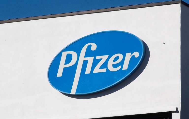 La farmacéutica Pfizer suspendió las ventas mundiales de su fármaco para dejar de fumar Chantix-Champix, mientras investiga en su contenido una sustancia carcinógena. EFE